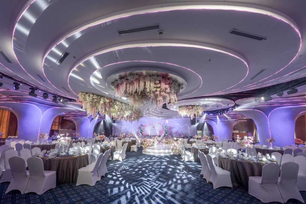 Luminous of light dẫn đầu xu hướng tiệc cưới 2025