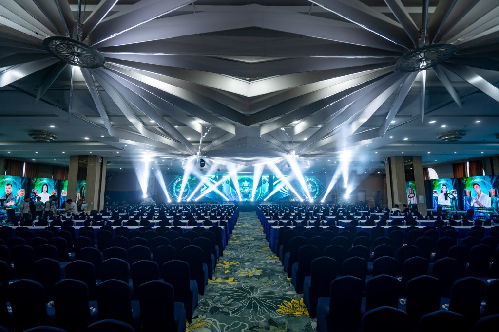 Phong to chuc hoi nghi tang 3