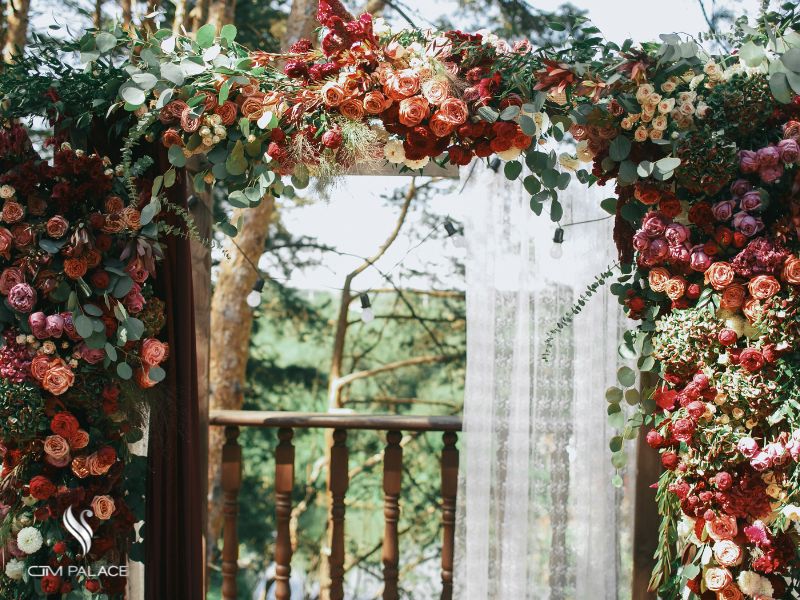 Trang trí cổng hoa cưới