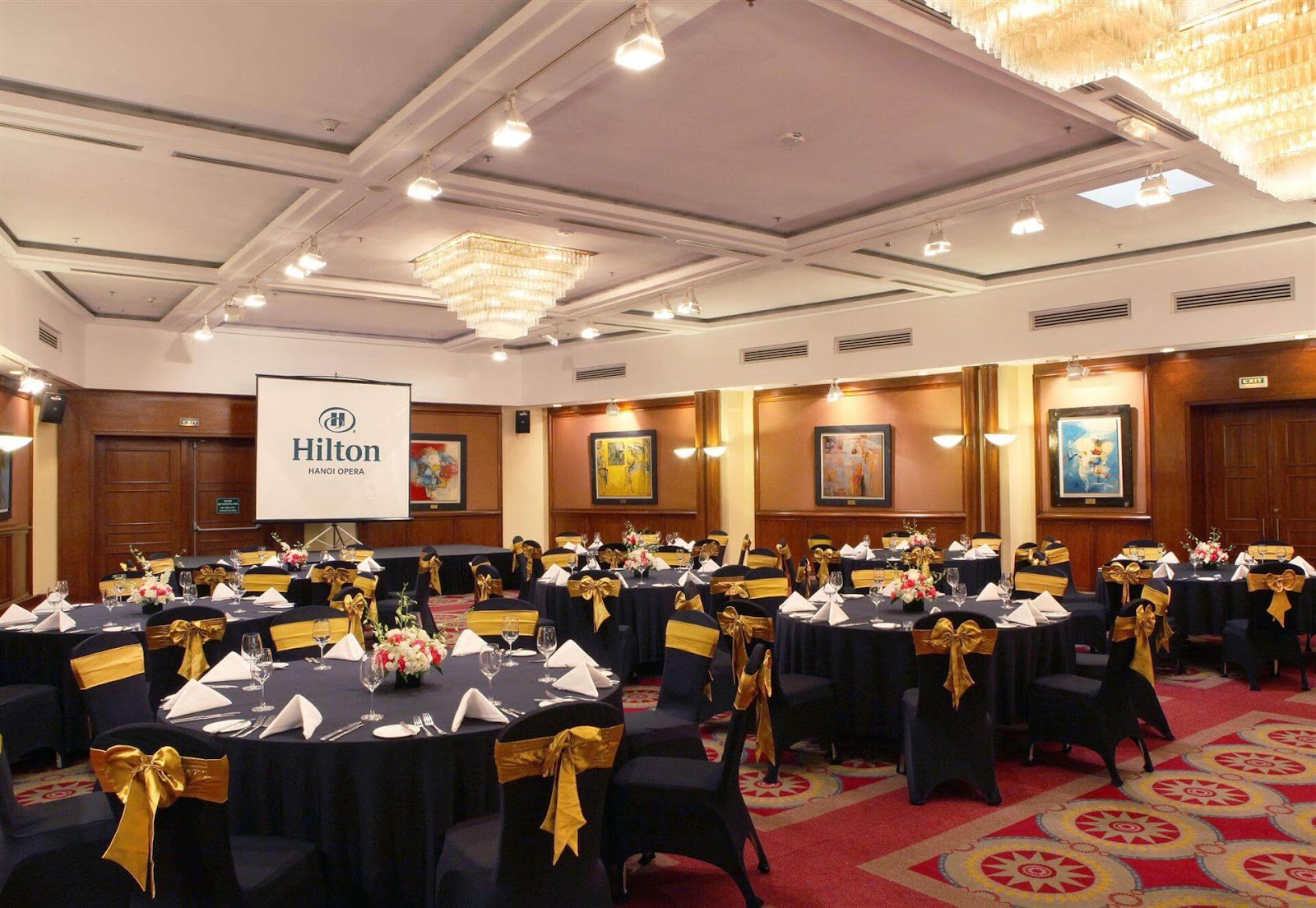 Khách sạn Hilton Hanoi Opera có không gian tổ chức tiệc cưới trang nhã